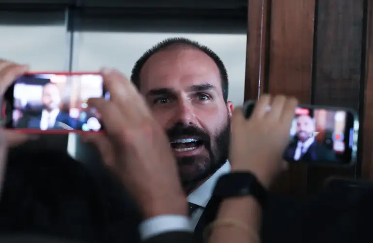 eduardo bolsonaro é condenado pelo STF